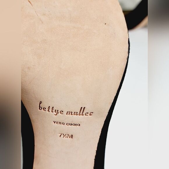 Bettye Muller - Picture 5 of 13